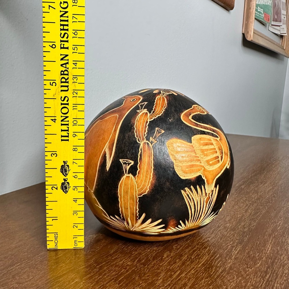 Peruvian Hand Carved Mate Gourd Galapagos Animals Tortoise Penguin Folk Art 5in - Picture 7 of 8